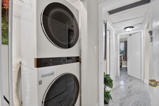 2101 W Woolbright Road J107, Boynton Beach, FL 33426