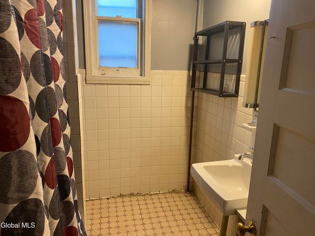 1118 3rd Avenue, Schenectady, NY 12303