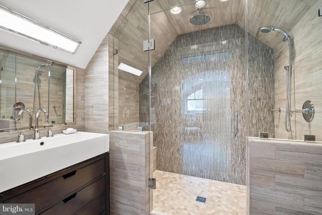 6529 SOTHORON RD, Mclean, VA 22101