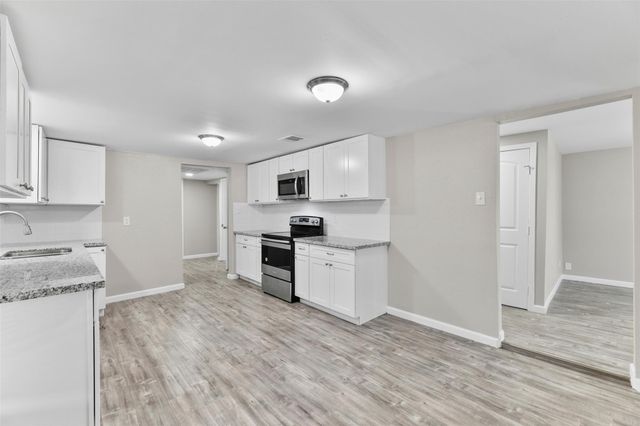 6905 Speaker Street, Hitchcock, TX 77563