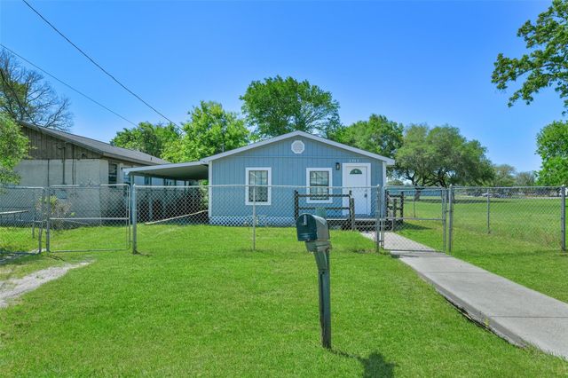 6905 Speaker Street, Hitchcock, TX 77563