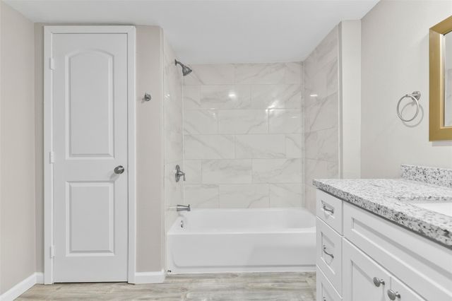 6905 Speaker Street, Hitchcock, TX 77563