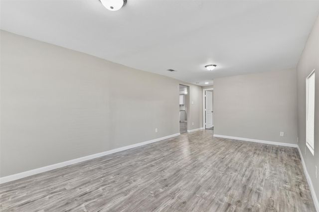 6905 Speaker Street, Hitchcock, TX 77563