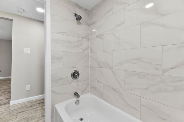 6905 Speaker Street, Hitchcock, TX 77563