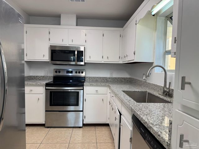 6220 Chablis Ln, Pensacola, FL 32504