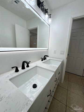 6220 Chablis Ln, Pensacola, FL 32504