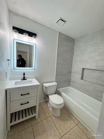 6220 Chablis Ln, Pensacola, FL 32504