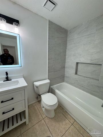 6220 Chablis Ln, Pensacola, FL 32504