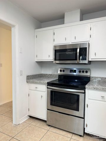 6220 Chablis Ln, Pensacola, FL 32504