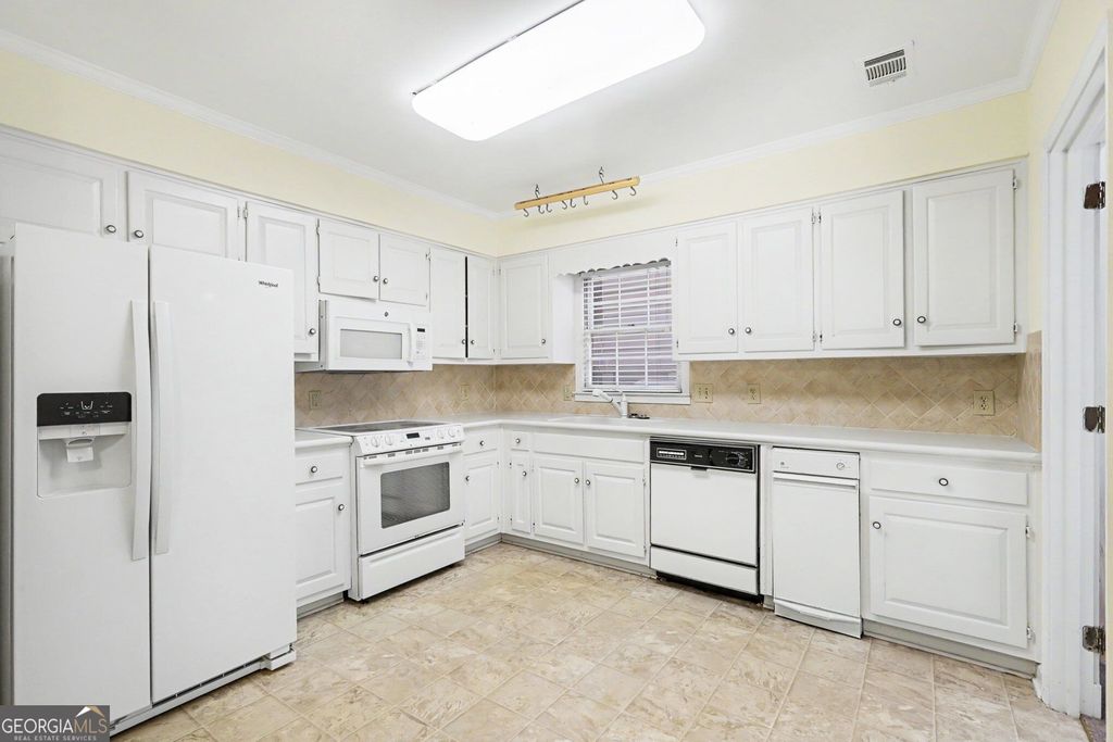 1825 Bedfordshire Drive, Decatur, GA 30033 — photo 4