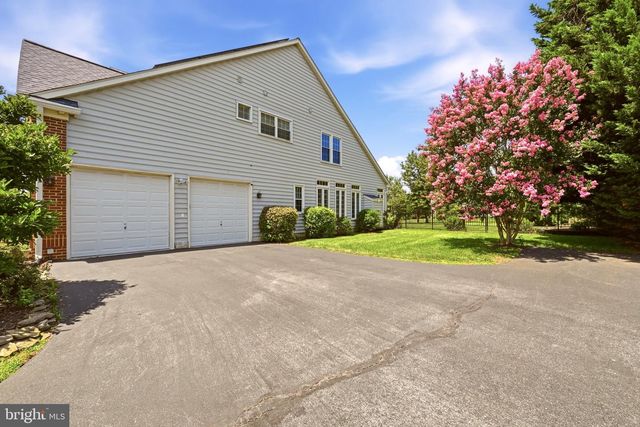 16522 HARBOUR TOWN DR, Ashton, MD 20861