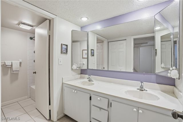 4029 Sandlewood LN 2, Fort Myers, FL 33907