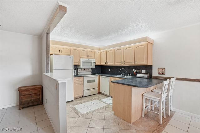 4029 Sandlewood LN 2, Fort Myers, FL 33907