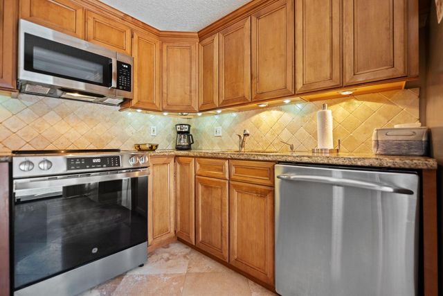 2874 Waterford Drive S, Deerfield Beach, FL 33442