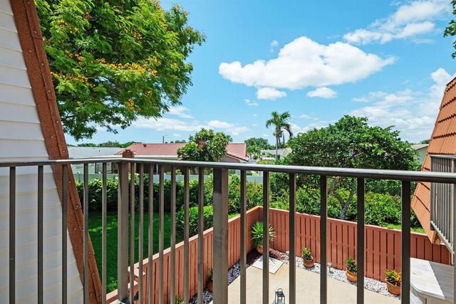 2874 Waterford Drive S, Deerfield Beach, FL 33442