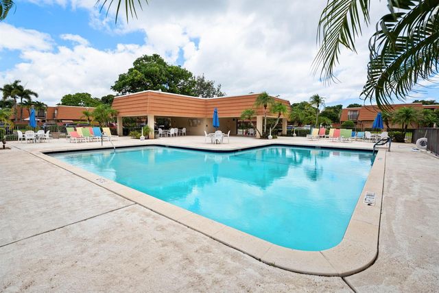 2874 Waterford Drive S, Deerfield Beach, FL 33442