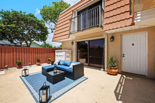 2874 Waterford Drive S, Deerfield Beach, FL 33442