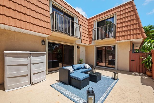 2874 Waterford Drive S, Deerfield Beach, FL 33442