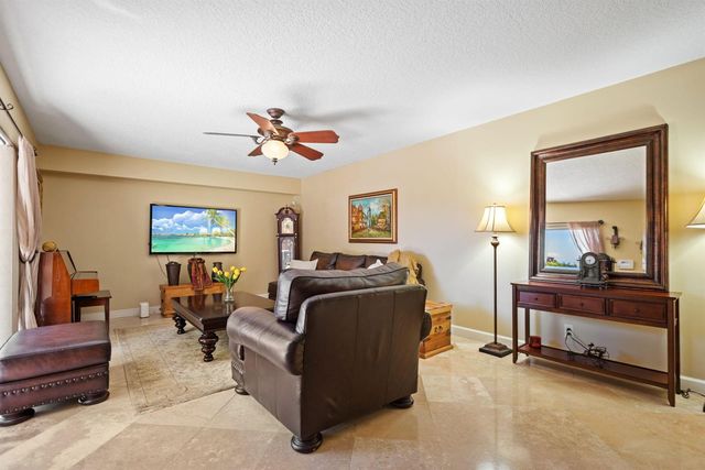 2874 Waterford Drive S, Deerfield Beach, FL 33442