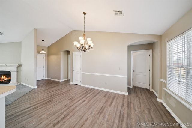 18910 S Canyon Creek Road, Claremore, OK 74017