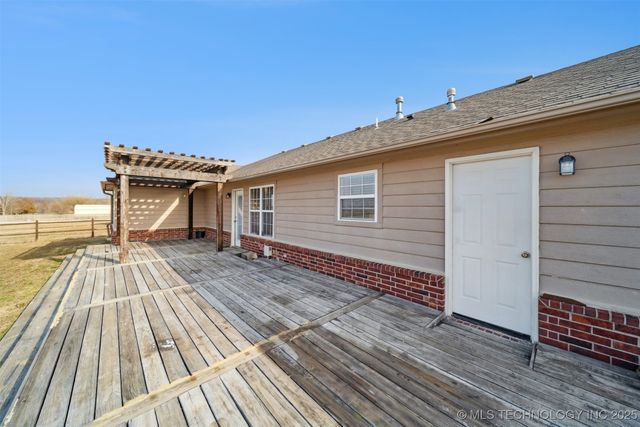 18910 S Canyon Creek Road, Claremore, OK 74017