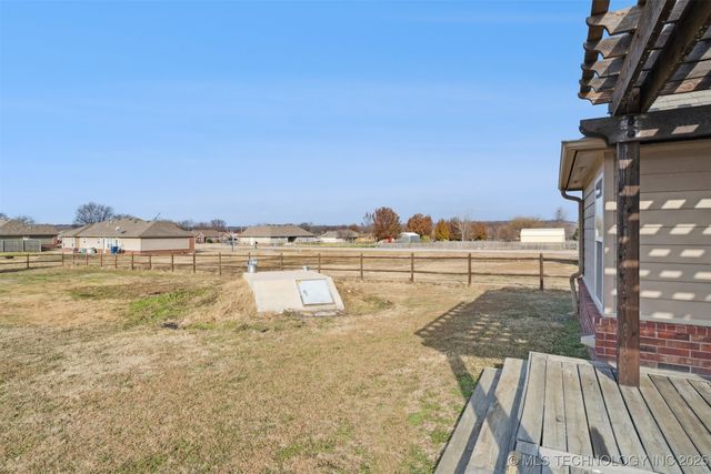 18910 S Canyon Creek Road, Claremore, OK 74017