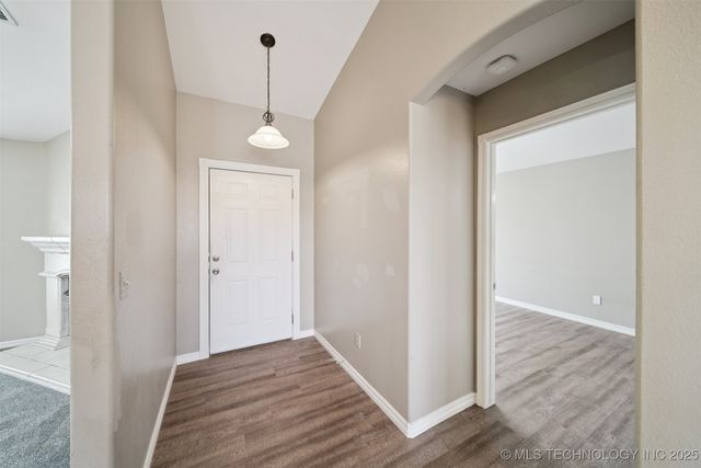 18910 S Canyon Creek Road, Claremore, OK 74017