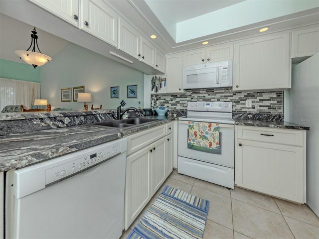 772 BIRD BAY DRIVE N 202, Venice, FL 34285