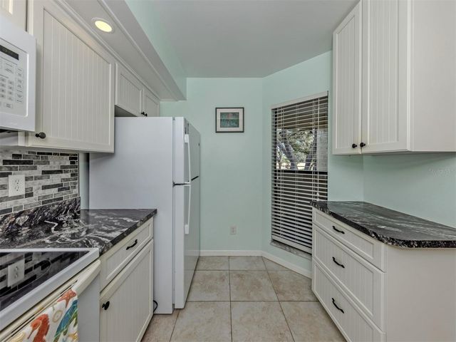 772 BIRD BAY DRIVE N 202, Venice, FL 34285