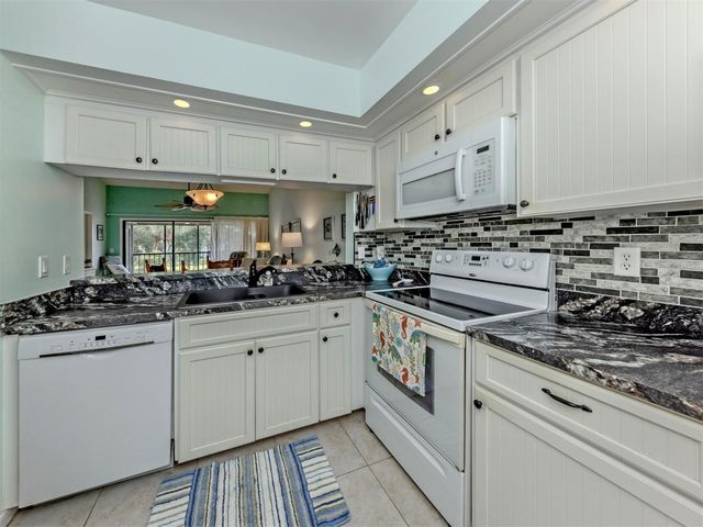 772 BIRD BAY DRIVE N 202, Venice, FL 34285