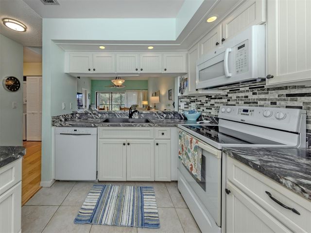 772 BIRD BAY DRIVE N 202, Venice, FL 34285