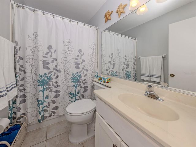 772 BIRD BAY DRIVE N 202, Venice, FL 34285