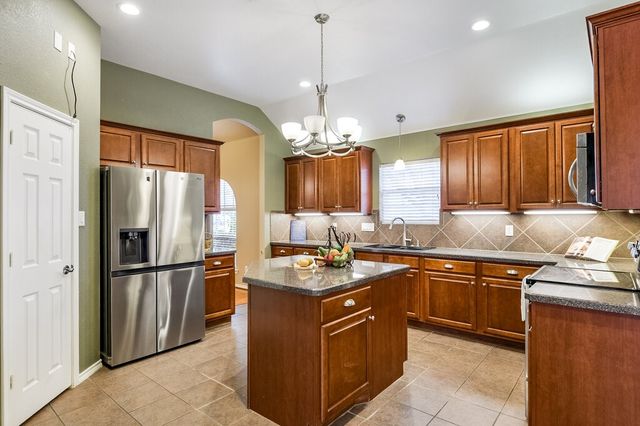 5201 La Bandera Trail, Benbrook, TX 76126