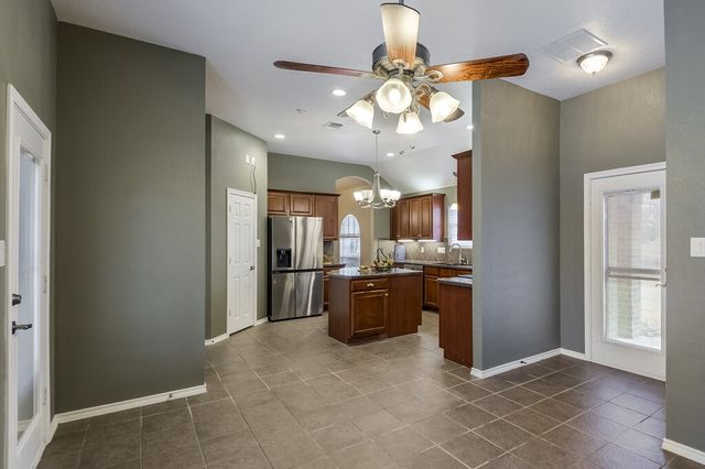 5201 La Bandera Trail, Benbrook, TX 76126