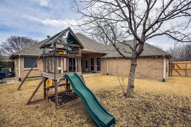 5201 La Bandera Trail, Benbrook, TX 76126