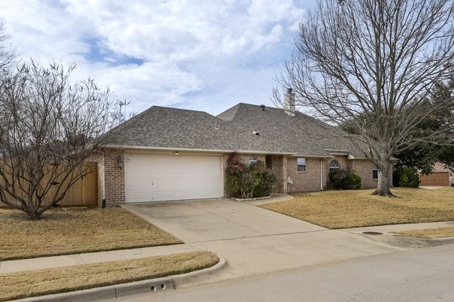 5201 La Bandera Trail, Benbrook, TX 76126
