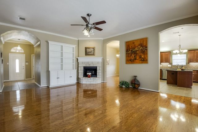 5201 La Bandera Trail, Benbrook, TX 76126