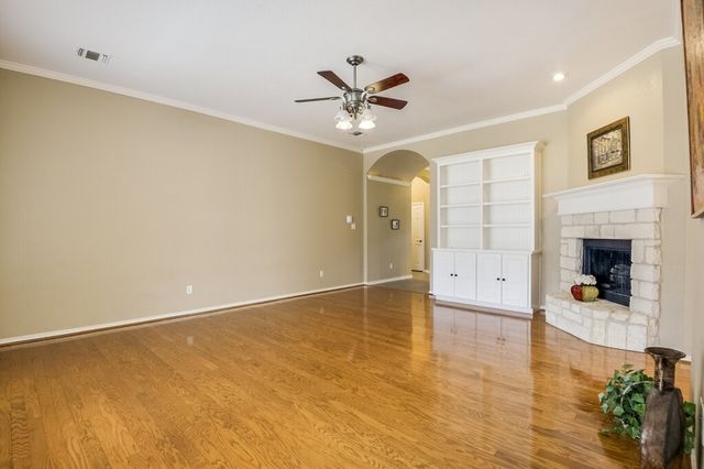 5201 La Bandera Trail, Benbrook, TX 76126