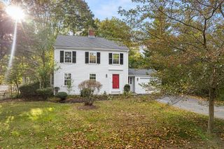 11 Arnold Rd, Hingham, MA 02043