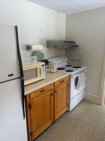 1593 Old Williams Street, Dighton, MA 02715