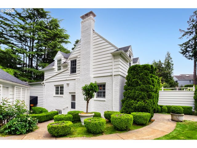 6394 Sw BURLINGAME Ave, Portland, OR 97239