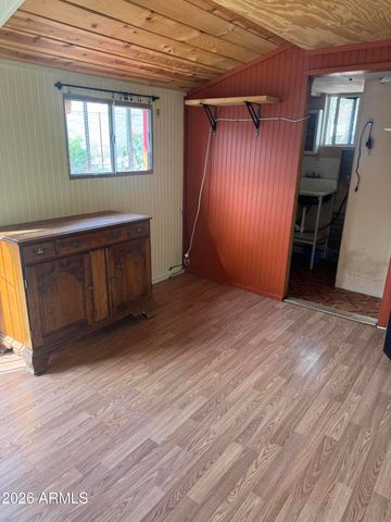 27 N MOLINO Street, Superior, AZ 85173