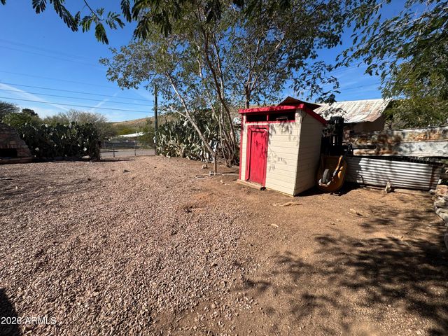 27 N MOLINO Street, Superior, AZ 85173