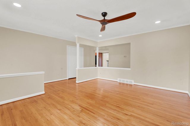 32930 Coventry Place, Warren, MI 48093