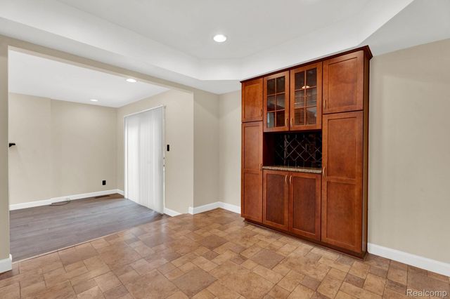 32930 Coventry Place, Warren, MI 48093