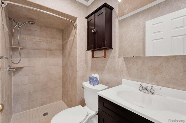 32930 Coventry Place, Warren, MI 48093