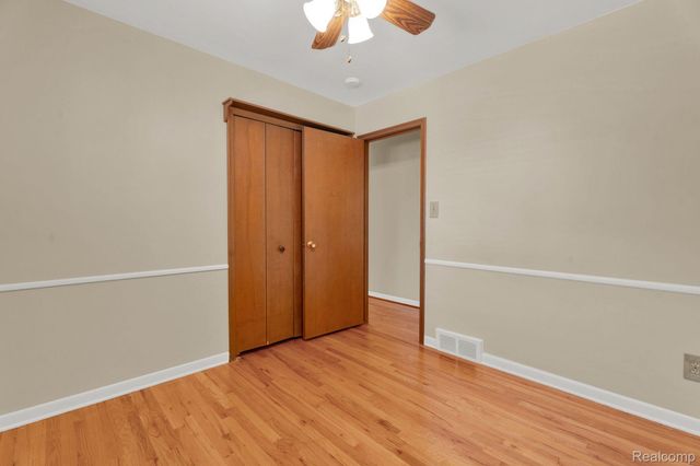 32930 Coventry Place, Warren, MI 48093