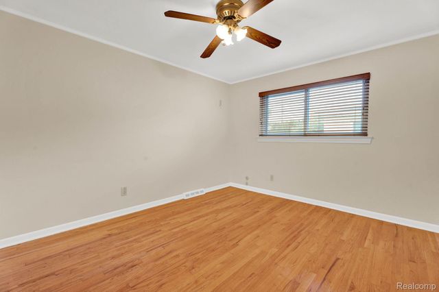 32930 Coventry Place, Warren, MI 48093