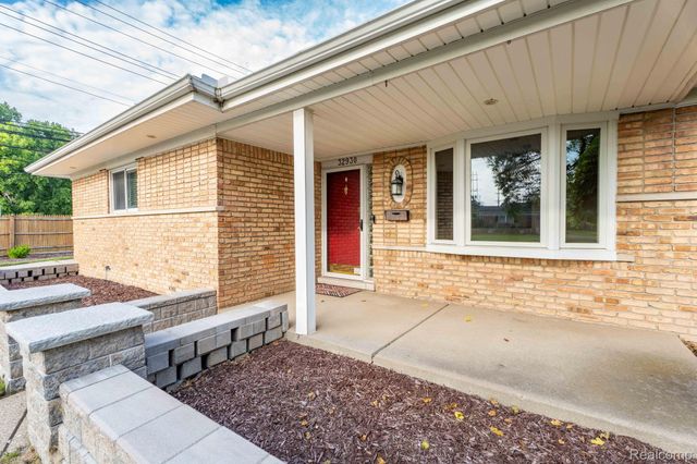 32930 Coventry Place, Warren, MI 48093