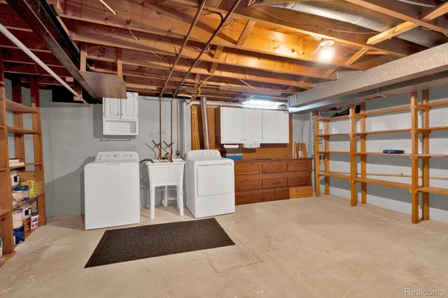 32930 Coventry Place, Warren, MI 48093